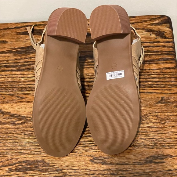 Torrid Perforated Back Strap Heel EUC 8.5W - Picture 6 of 7